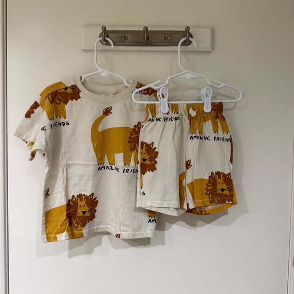 Zara Other - Zara Lion Amazing Friends Set 4T